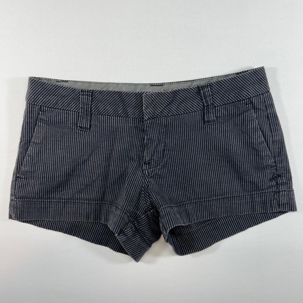 Hurley Womens Pinstripe Low Rise Stretch Shorts Black White Size 1 GW01LR3